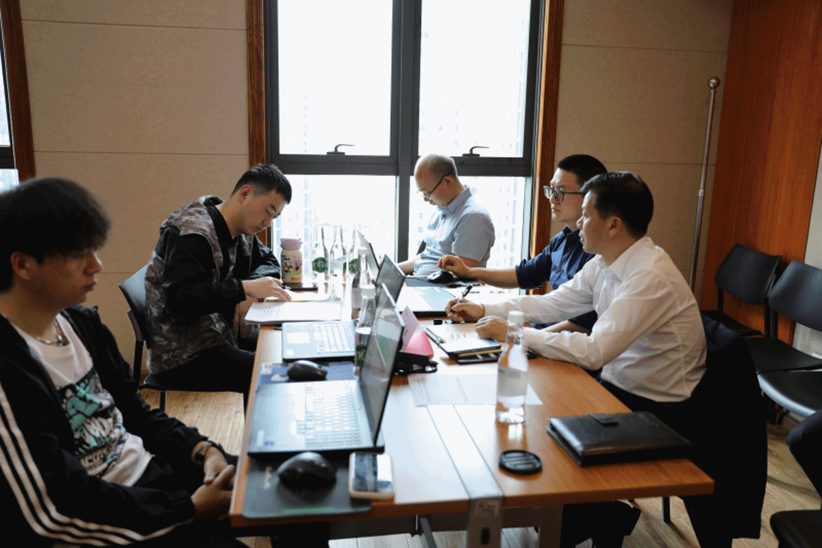 1715759359283721.gif anigif.gif